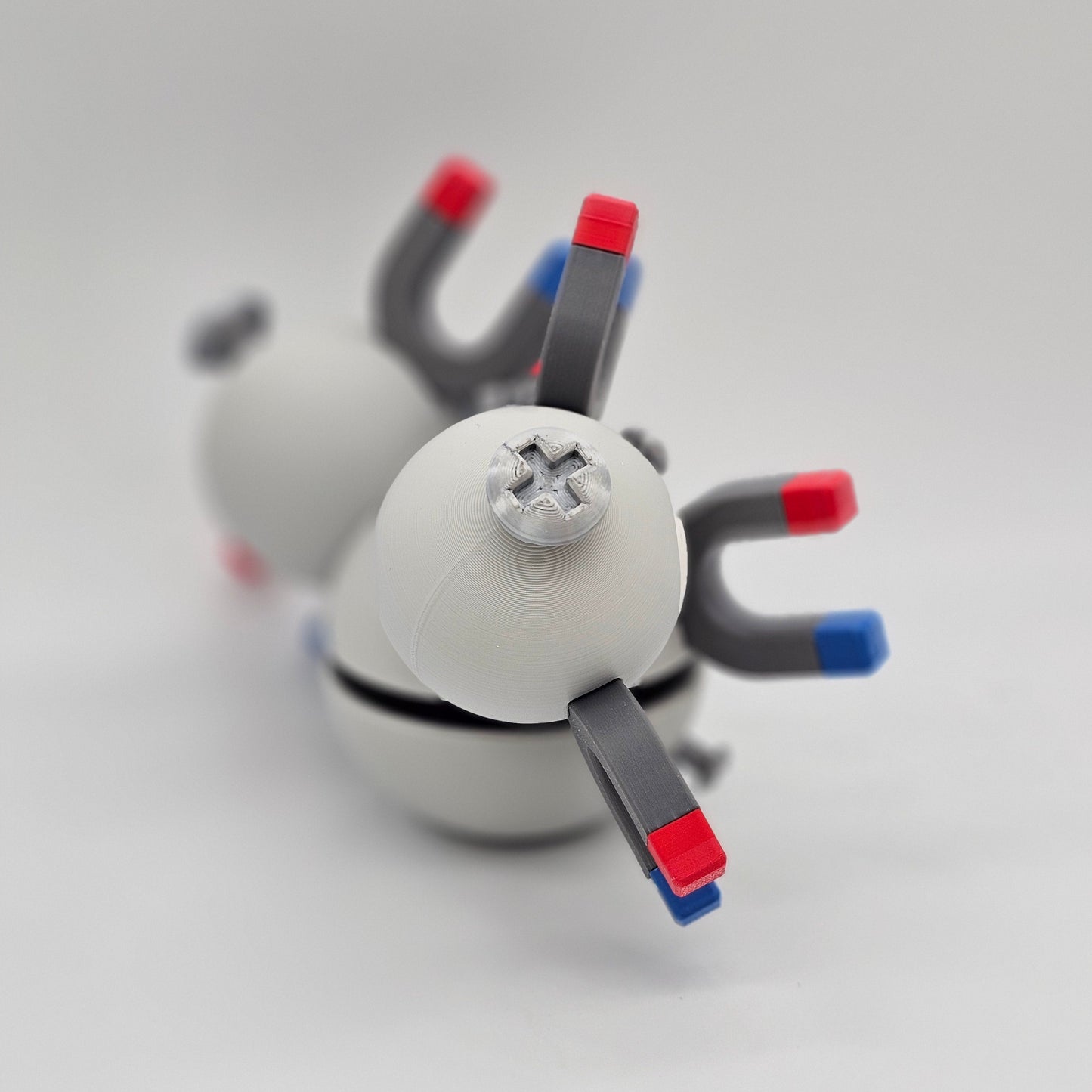 #0082 Magneton
