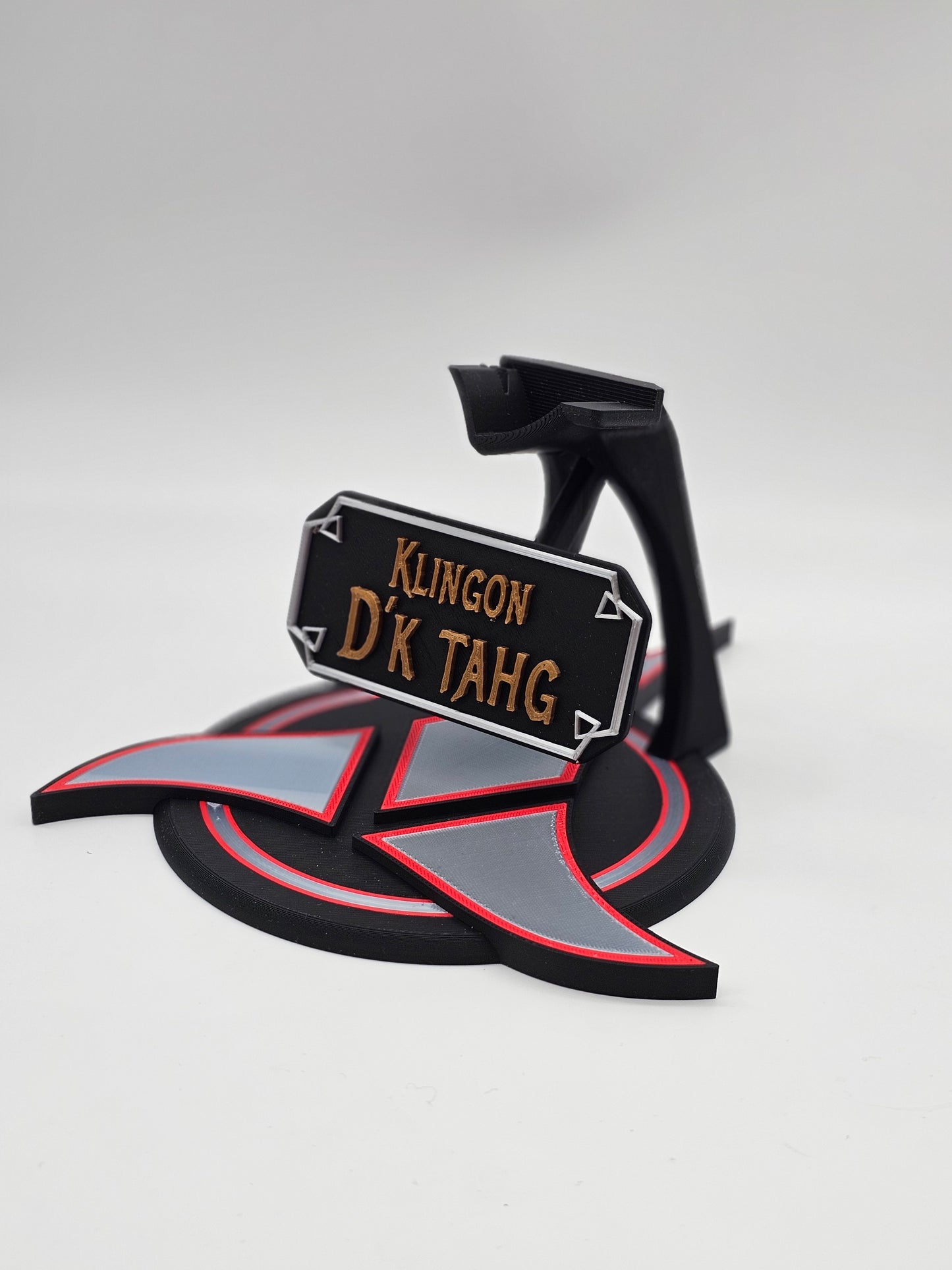 Klingon D'K TAHG Knife and Display Stand - Star Trek Prop Replica