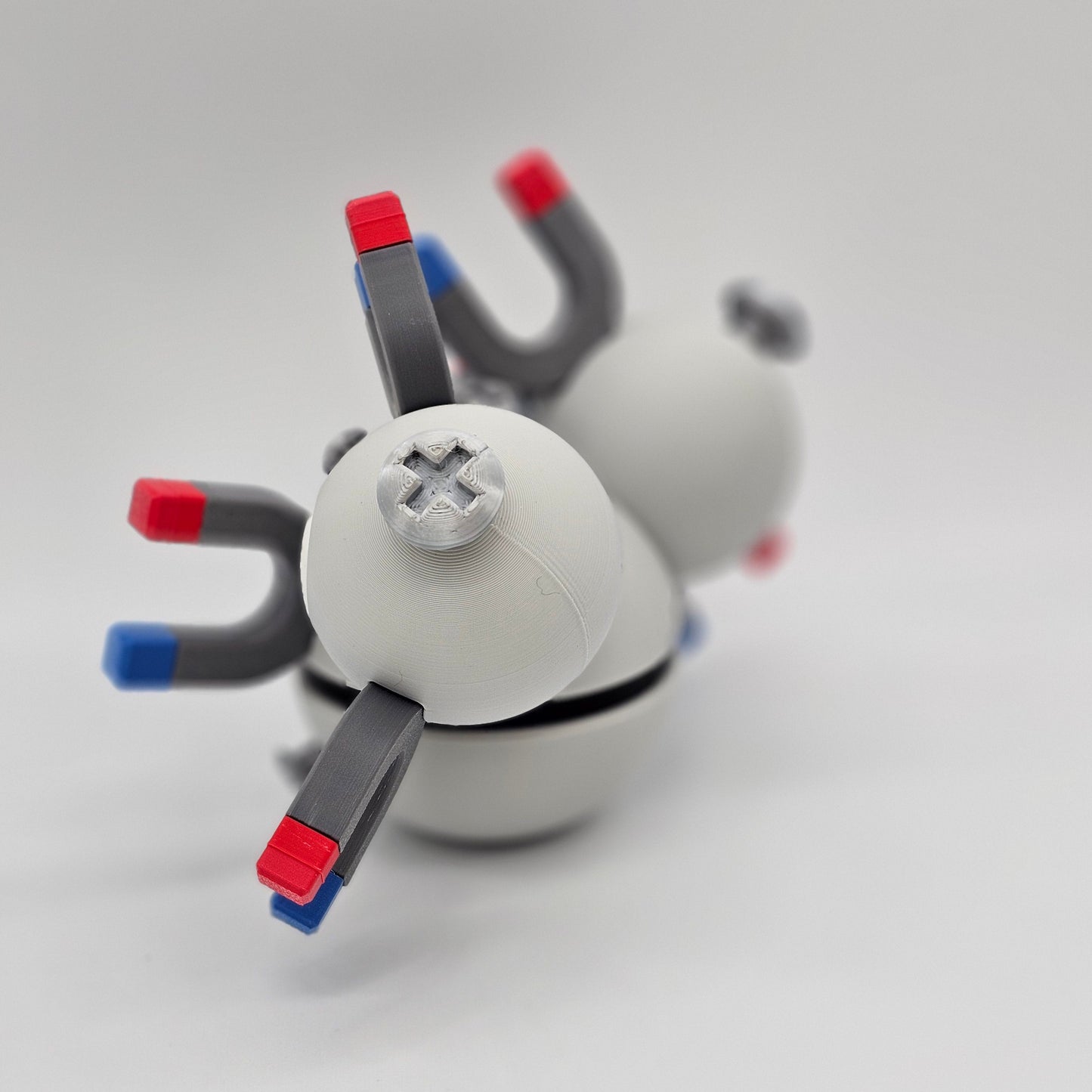 #0082 Magneton