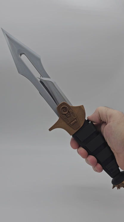 Klingon D'K TAHG Knife and Display Stand - Star Trek Prop Replica